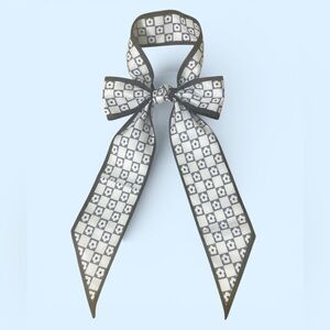 🎀Black & White Floral Pattern Chic Twilly | Versatile Hair, Neck, or Bag Scarf